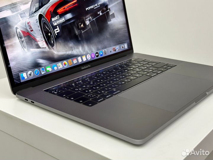 MacBook Pro 15 2019 Touch Bar SSD 1Tb i7 16гб Топ