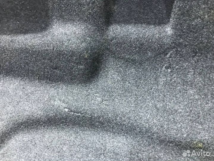 Обшивка крышки багажника Toyota Avensis 2 T250