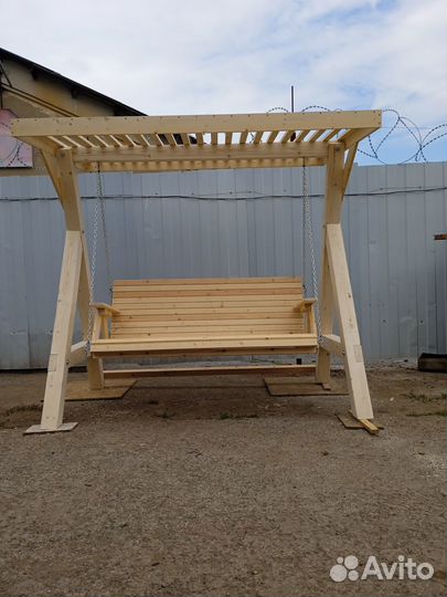 Садовые качели из дерева