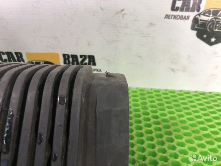 Патрубок воздушного фильтра BMW 5