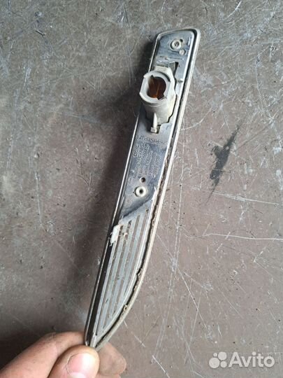 Повторитель поворота передний правый Ford Mondeo