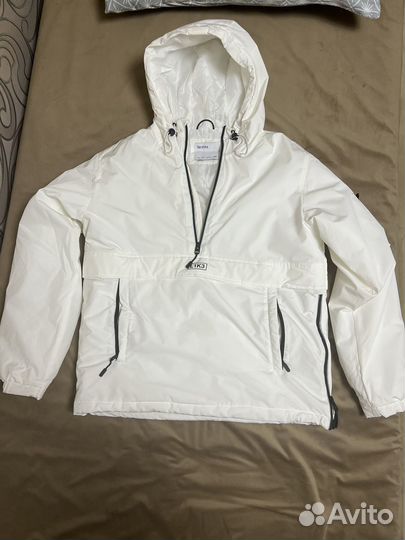 Куртка Bershka (белая) размер S