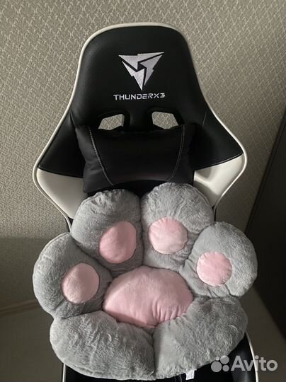 Подушка кошачья лапка