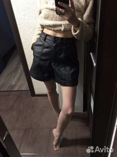 Кожаные шорты