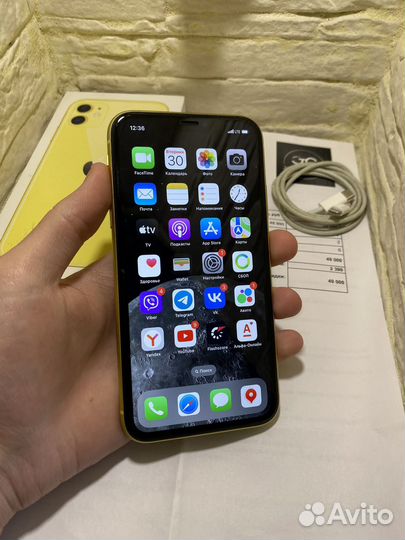 iPhone 11, 64 ГБ