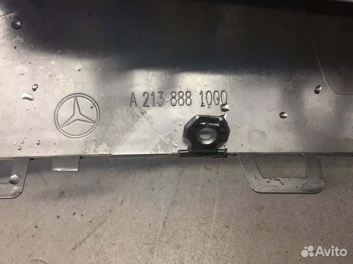 Рамка решётки радиатора передняя Mercedes-Benz