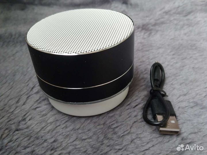 Беспроводная блютуз колонка