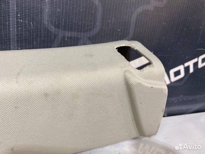 Обшивка салона левая Volkswagen Passat Variant B5