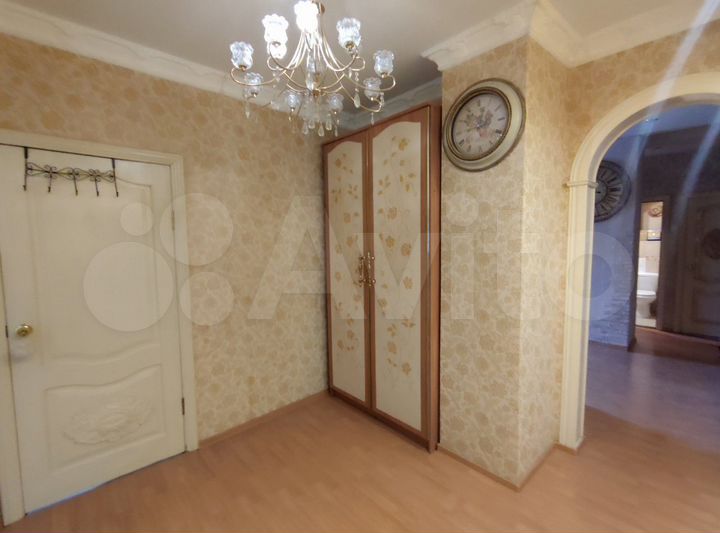 3-к. квартира, 68,1 м², 2/4 эт.