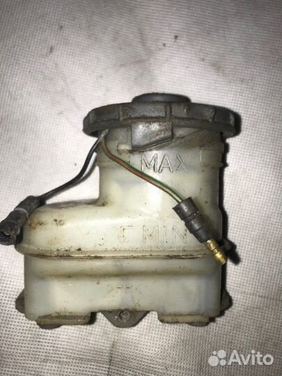 Бачок для тормозной жидкости Honda Domani MB3