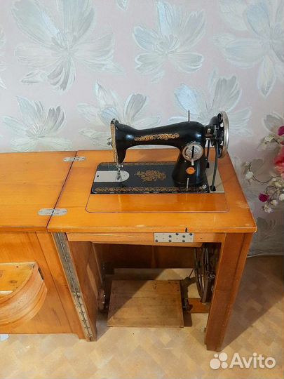 Продам швейную машинку пмз им.Калинина