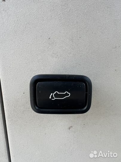 Кнопка закрывания багажника Kia Sorento Prime UM