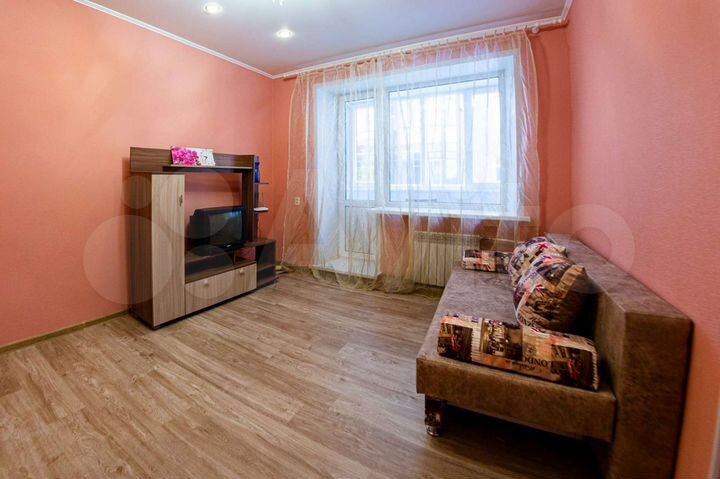 2-к. квартира, 42 м², 3/3 эт.