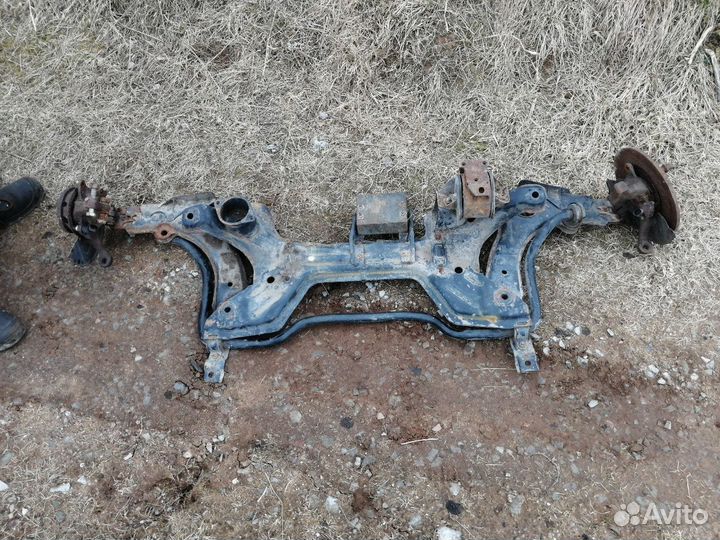 Подрамник пассат б 4