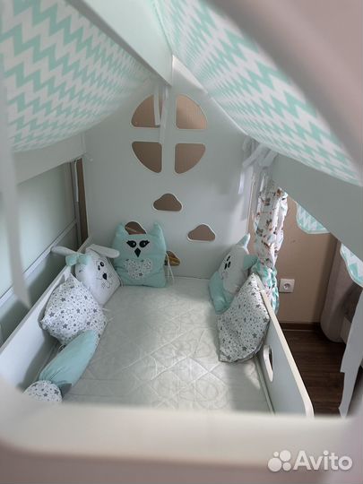 Кровать домик с ящиком и матрасом