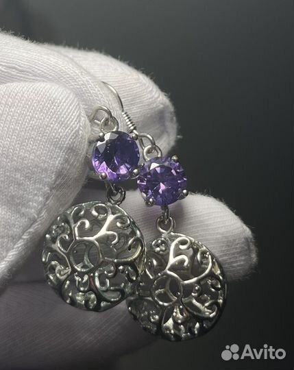 Ажурные серьги с фиолетовыми камнями