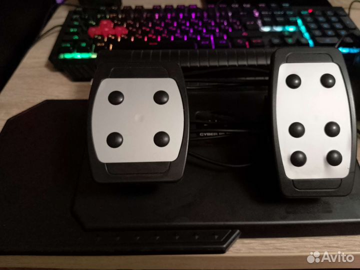 Игровой руль с педалями для пк