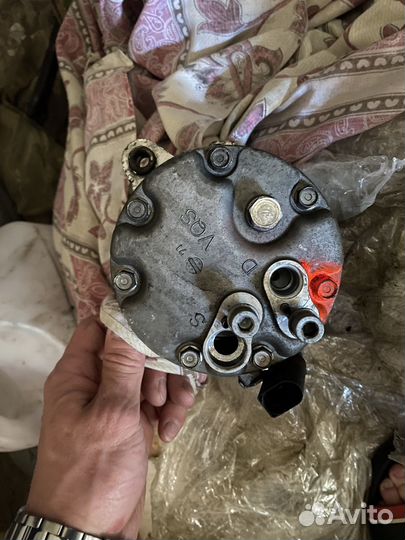 Компрессор конддиционера vag 1J0820803K