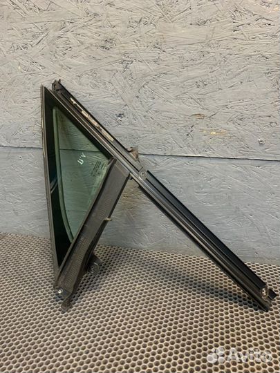 Форточка двери передняя левая Porsche Panamera 970