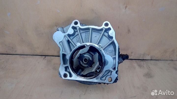 Насос вакуумный Z19DTH на Опель Астра Н Зафира Б