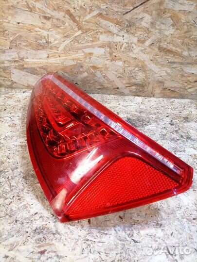 Фонарь правый Audi Q5 8R дефект