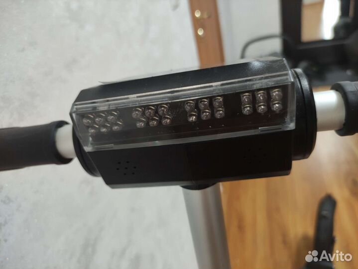 Продам электросамокат kugoo