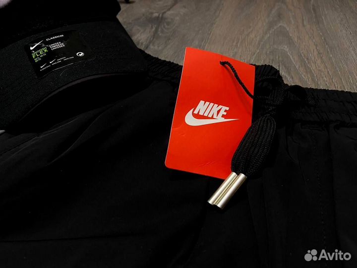 Штаны Nike Swoosh