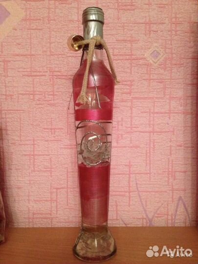 Подсвечник стеклянный и бутылка