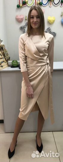 Атласное платье 44