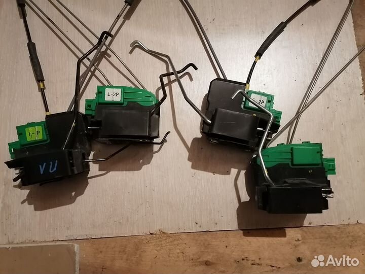 Замок двери Kia Rio 3, Hyundai Solaris