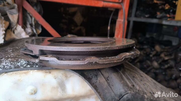 Корзина сцепления Audi 100 050141117E 063082235102