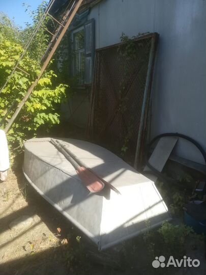 Лодка из алюминия с веслами