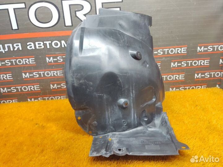 Подкрылок передний левый Mercedes-Benz C-Class