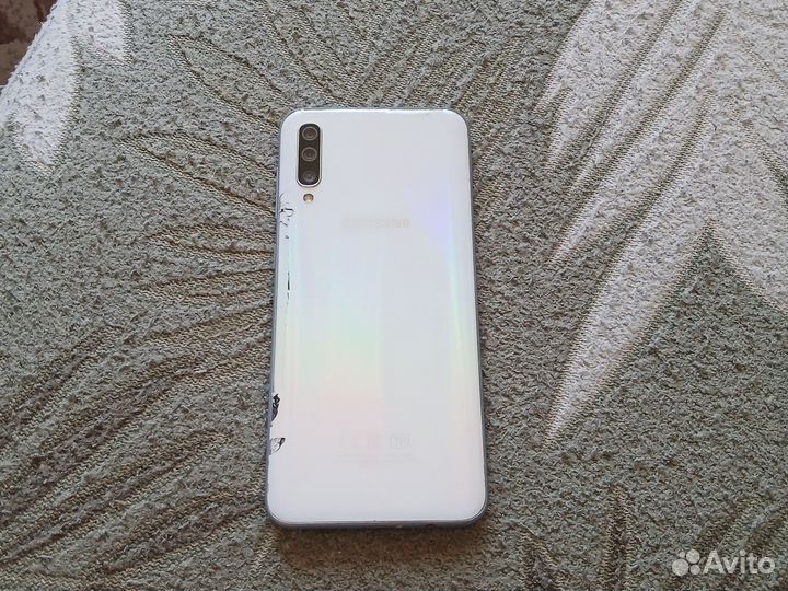 Samsung Galaxy A50, 4/64 ГБ