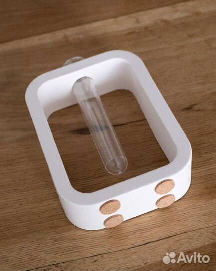 Ваза из гипса с колбой из прочного пластика