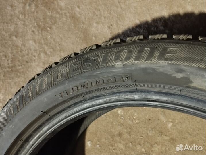 Bridgestone Blizzak Spike-01 225/50 R17