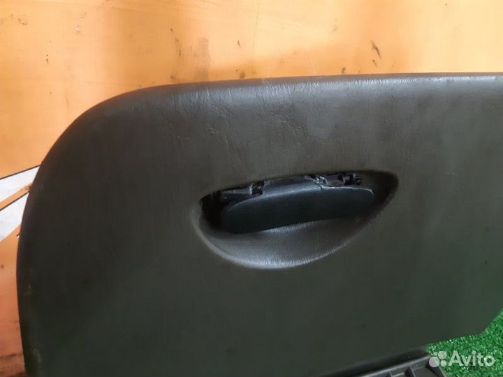 Бардачок Ford Focus Se седан 2.0 2001