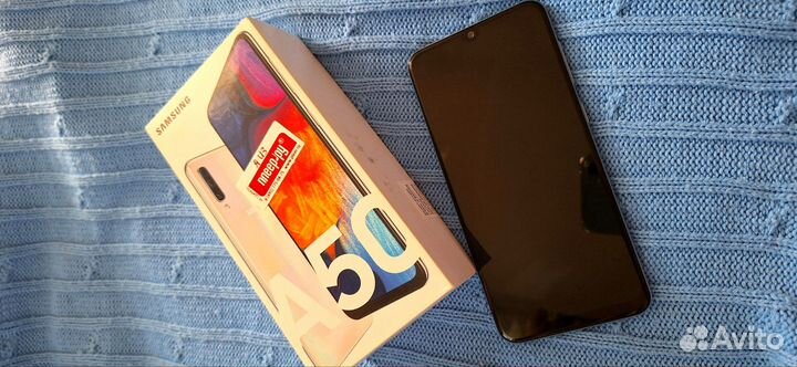Samsung Galaxy A50, 4/64 ГБ