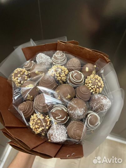 Клубника в шоколаде\ Цветы к коробке