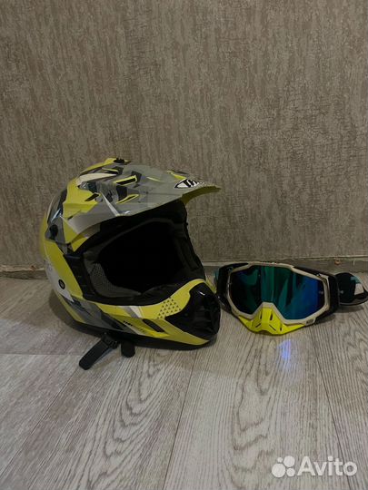 Кроссовый шлем