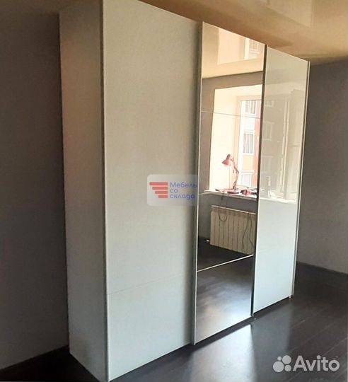 Шкаф-купе с зеркалом В наличии