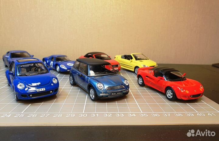 Модели автомобилей 1/43 Hongwell/Cararama редкие