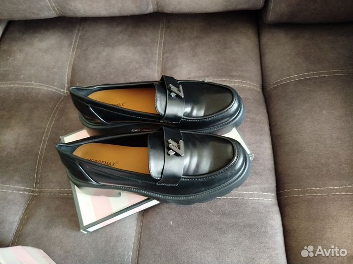 Лоферы женские