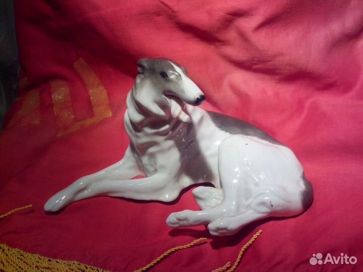 Фарфоровая статуэтка собака - борзая, лфз. Редкая