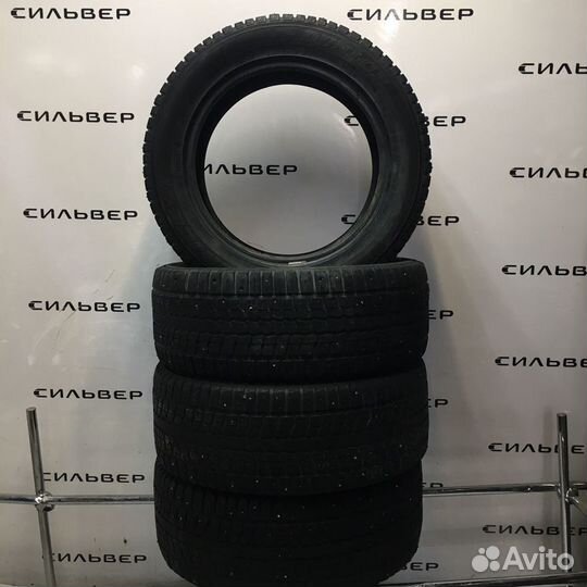 Dunlop SP Winter Ice 01 215/55 R16