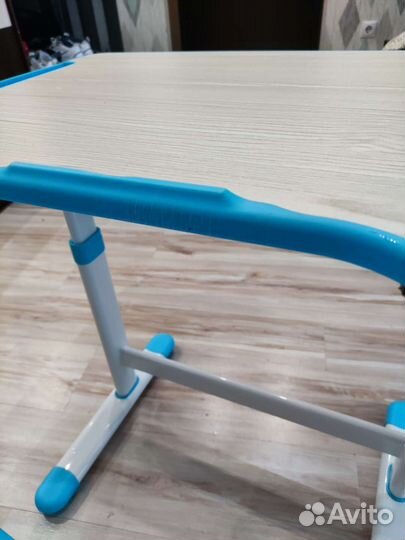 Растущая парта и стул Fun Desk