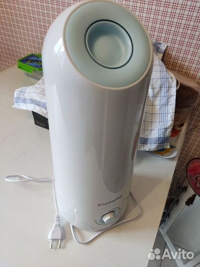 Увлажнитель воздуха Starwind SHC1530 25Вт ультразв