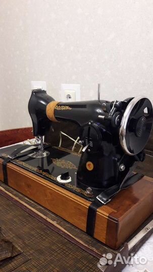 Швейная машина