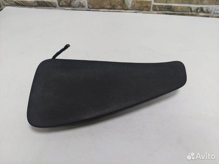 Подушка безопасности в сиденье передняя правая