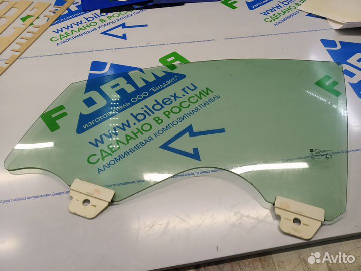 Стекло водительское опускное Кадиллак хт5